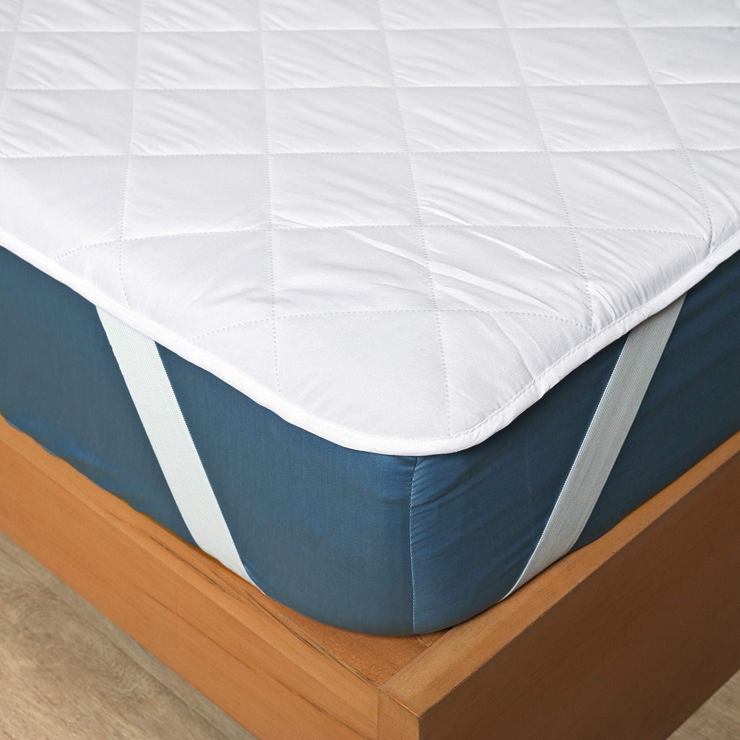 Waterproof Mattress Protector With Elastic Strap